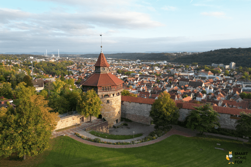 eine Luftaufnahme in der Stadt der DJI Mini 3 Pro.